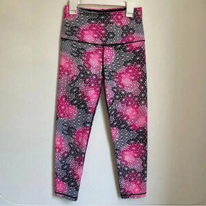 3/$39 Victoria’s Secret VSX Sport capri leggings XS